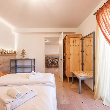 13 Comuni Ristorante E ホテル 3*